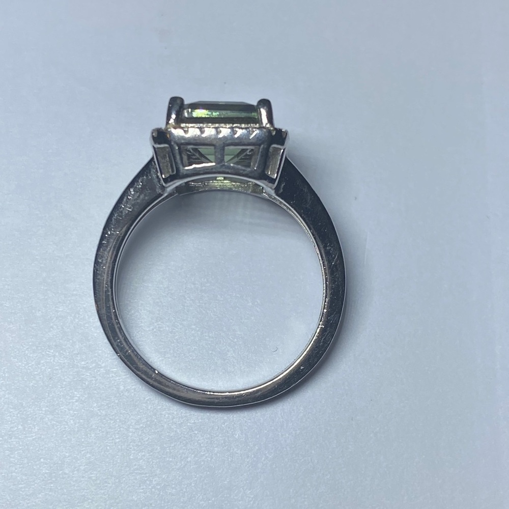 Ring - Picture 3 of 5